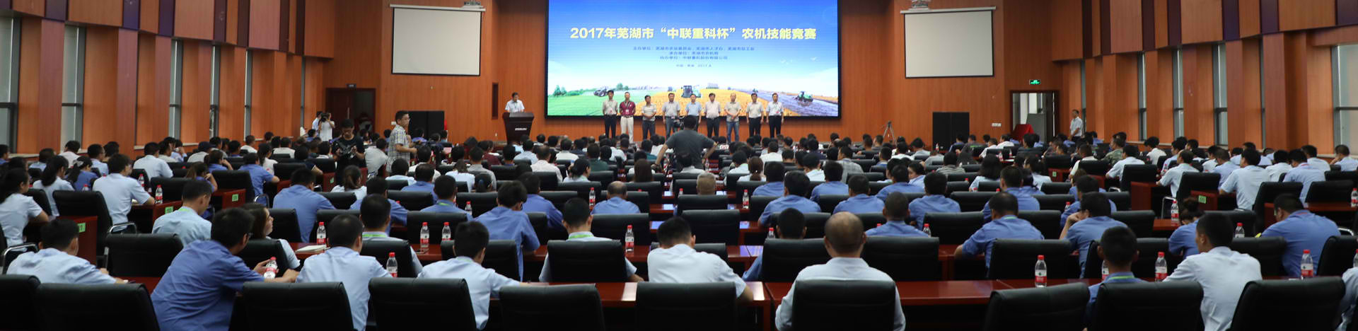 qq扑克官方下载电脑版